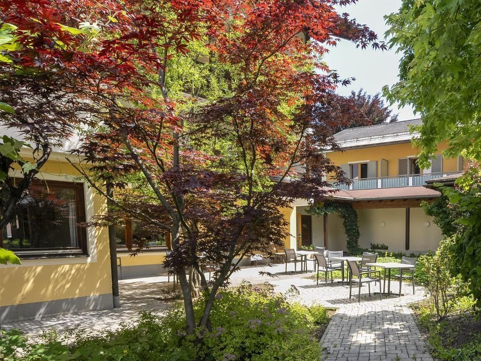 Doppelzimmer Standard - Finkensteiner Hof, Dion Hotels & Resorts Gmbh Bed and Breakfast in Villach
