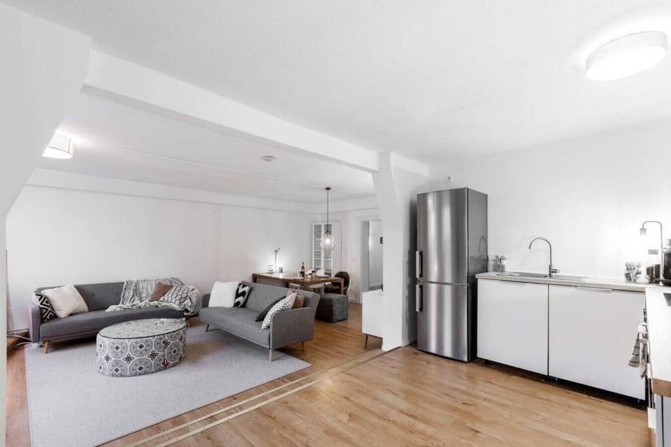 Living room layout overview