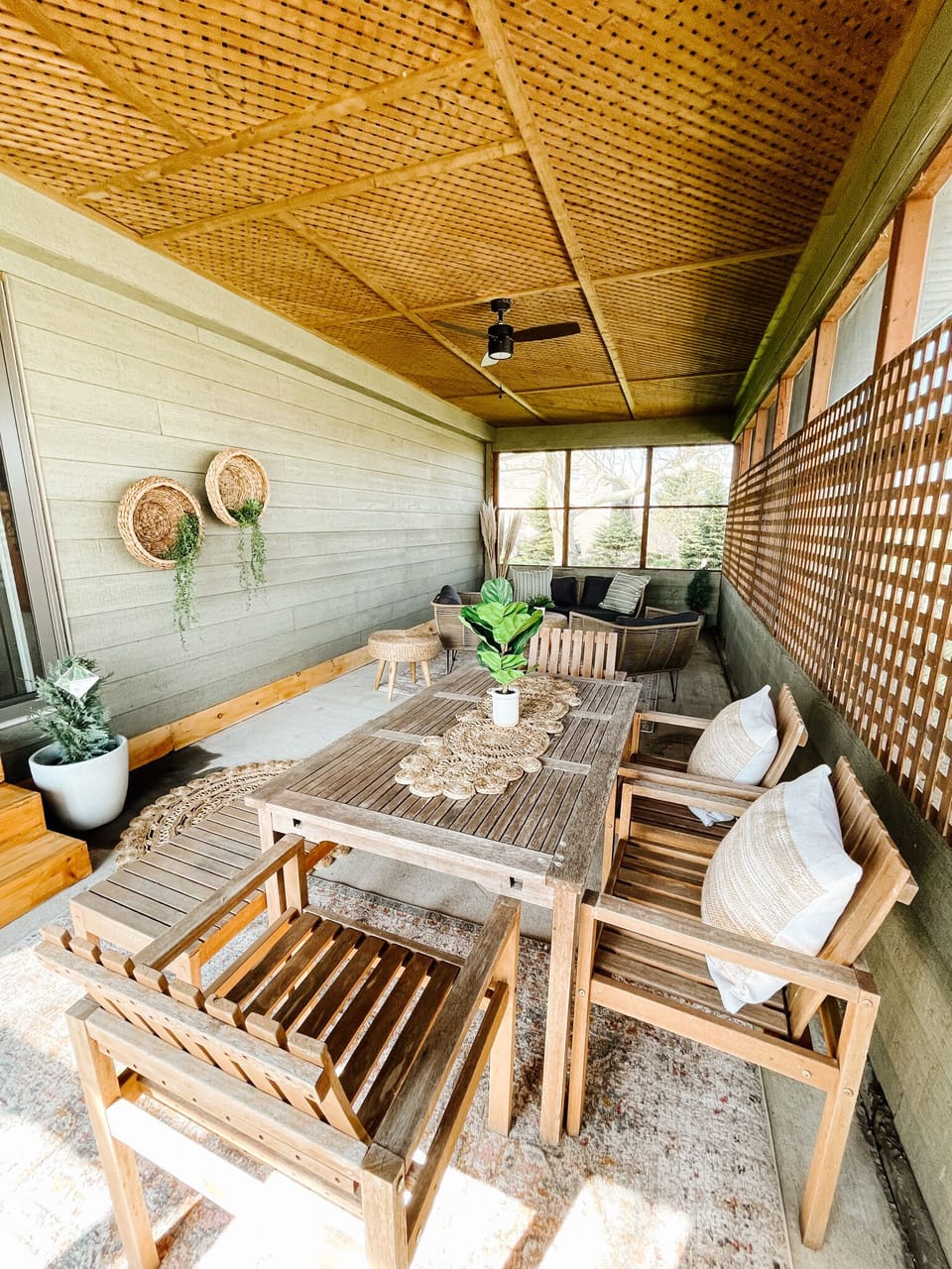 Outdoor dining