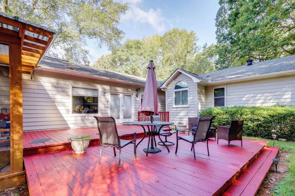 Watkinsville Vacation Rental | 4BR | 3BA | 2,800 Sq Ft | Stairs Required