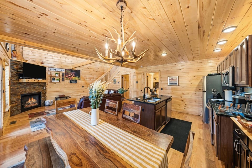Great Family Dining Area for 8 People 