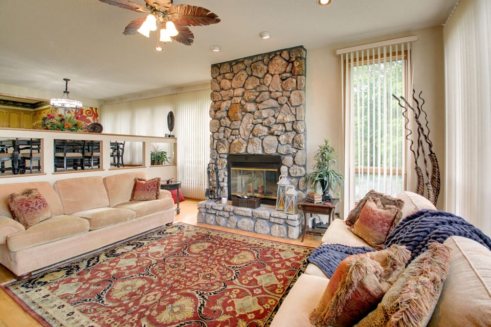 Mount Ida Vacation Rental | 3BR | 2BA | 2,800 Sq Ft | Stairs to Access