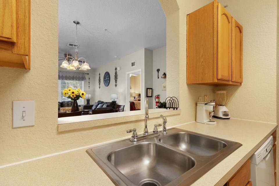 Serving hatch - Del Boca Vista