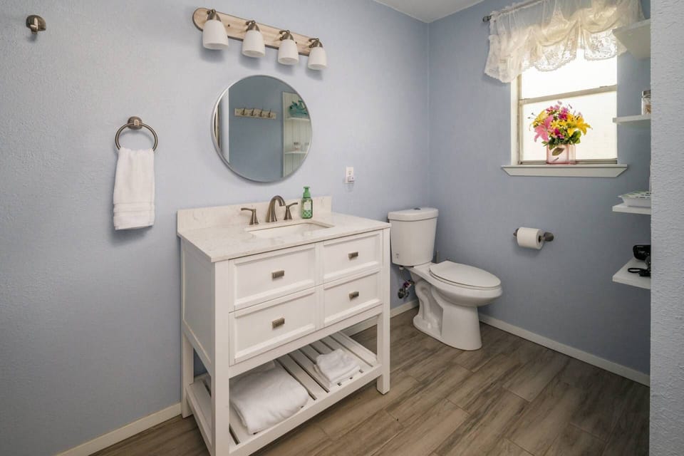 Newly updated bathrooms!