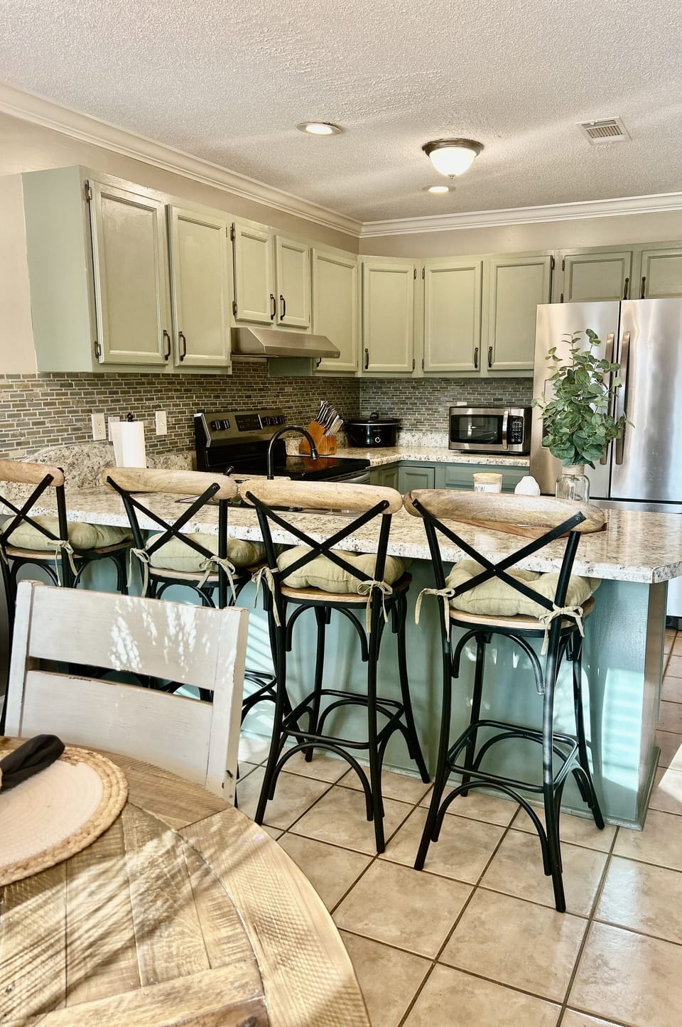 Breakfast Dining Area and Bar area- Kitchen & dining area has an open floor plan