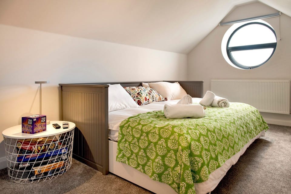 Third floor bedroom 5