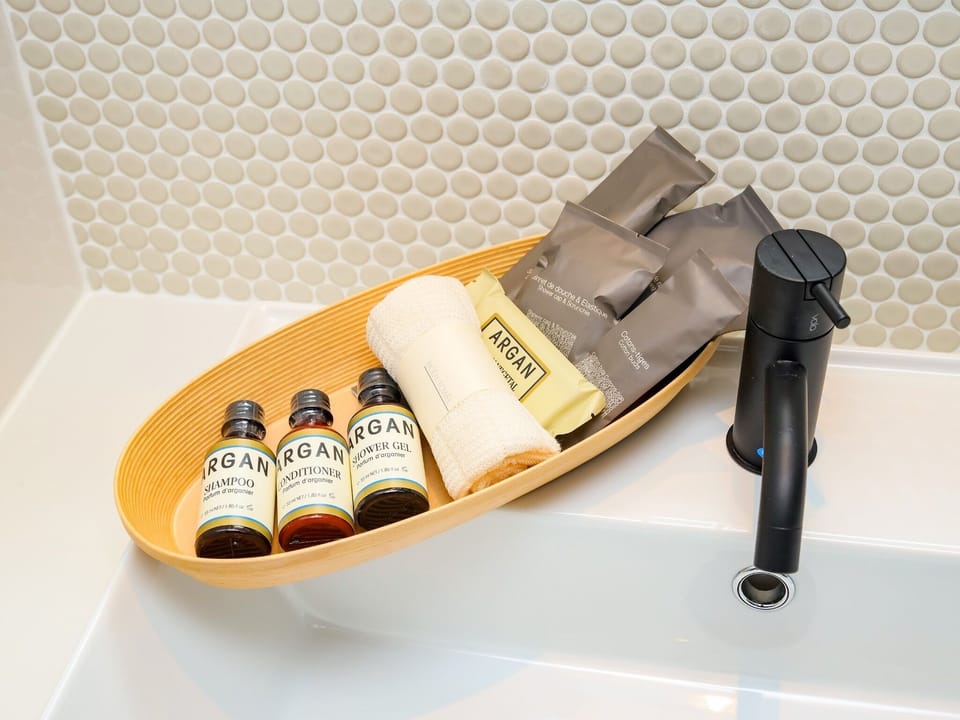 Bathroom amenities
