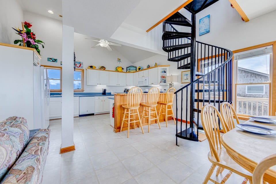09-Surf-Or-Sound-Realty-1121-Beach Serendipity Too-Dining Room-04