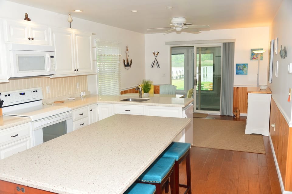 island with bar seats