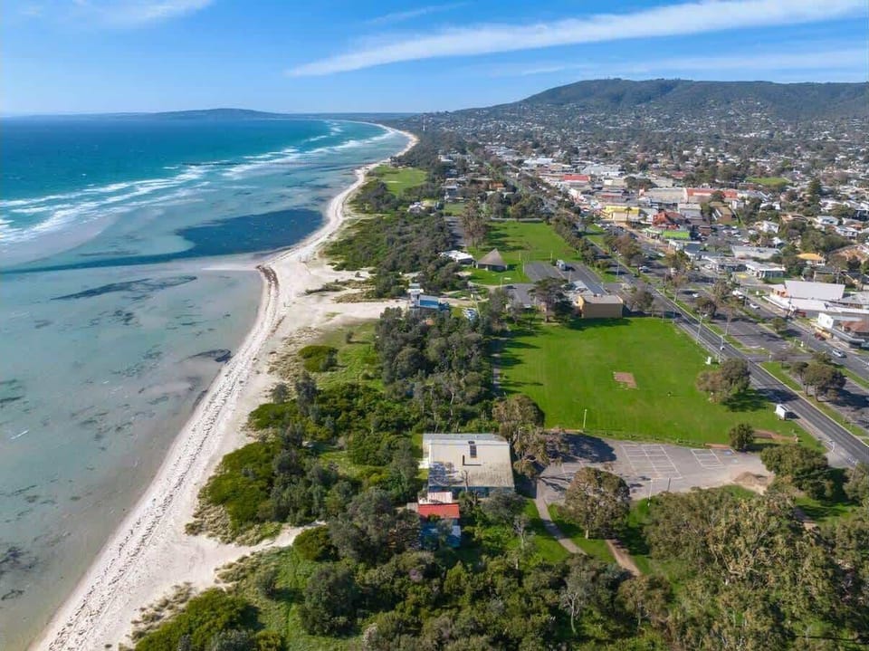 The beautiful Rosebud foreshore, just minutes from your location