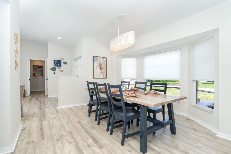 Dining Room with seating for 6