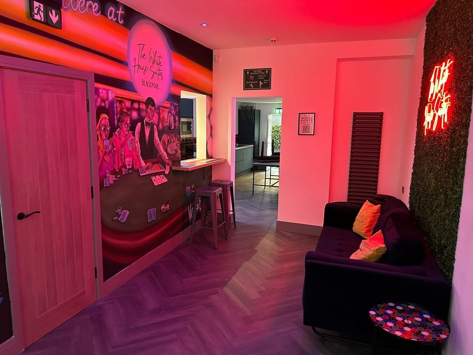 Living Room / Lounge