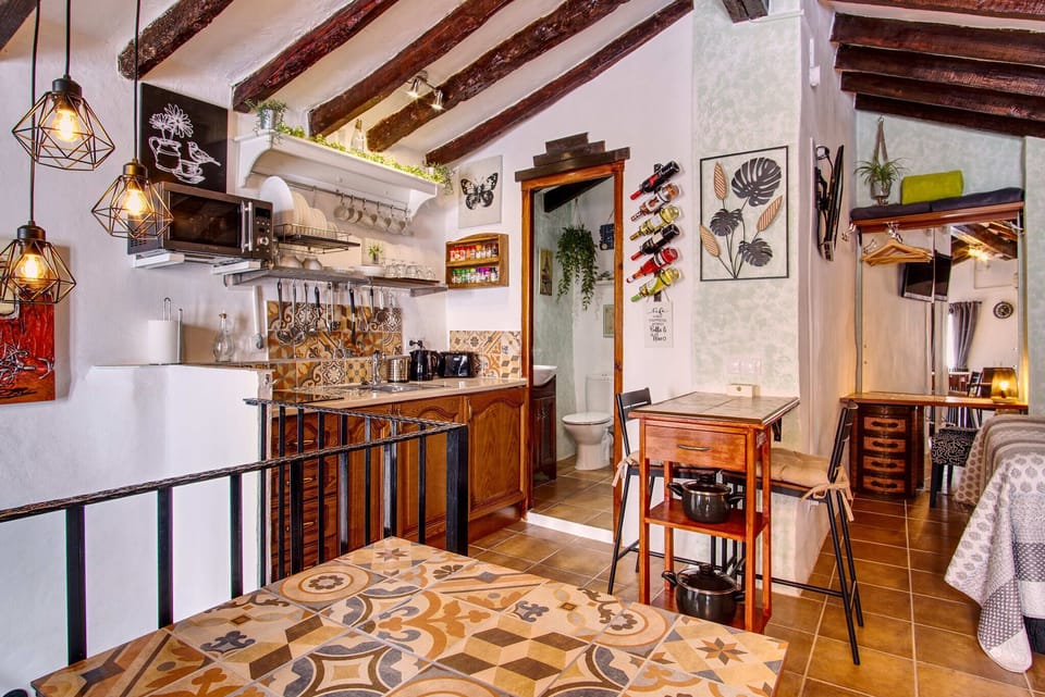 Kitchenette & Lounge Diner
