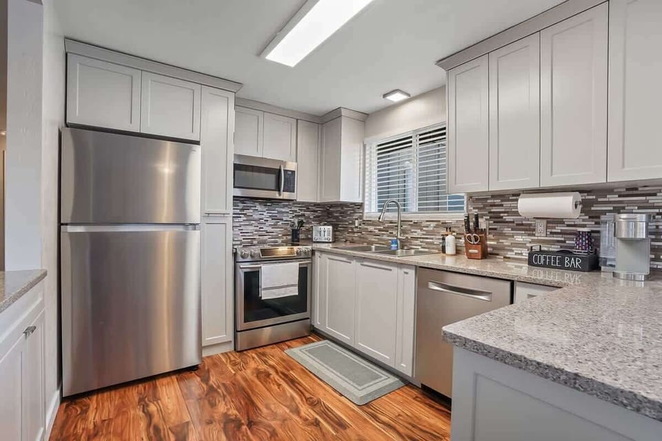 Full view of the kitchen