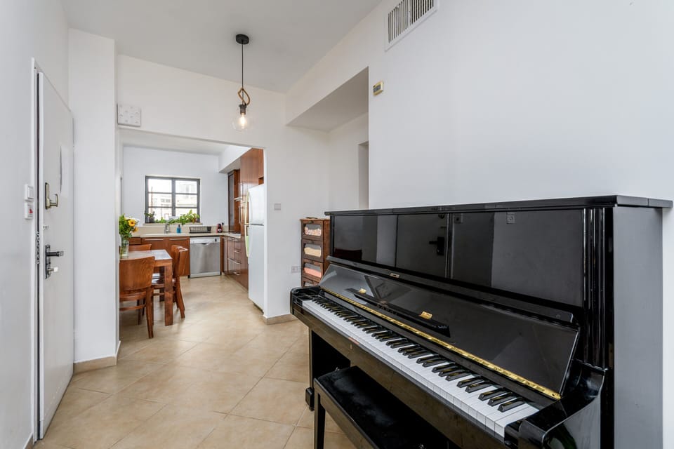 Living Room / Lounge
