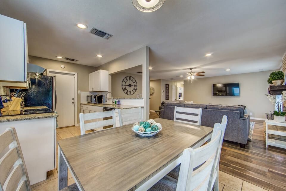 Dining for family dinners