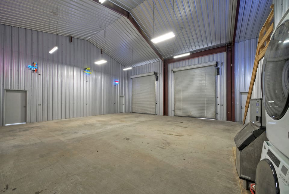 Huge Garage with Double Auto Doors