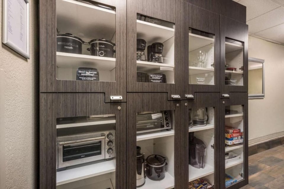 Help yourself to handy kitchen essentials and quick snacks.