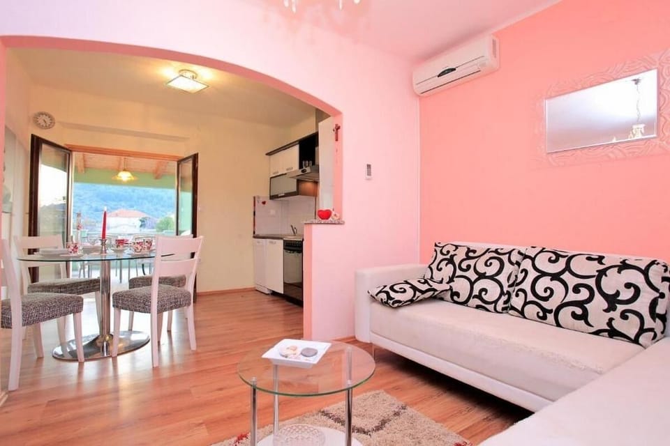 Living room 1