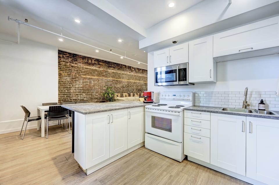 Kitchen dining and breakfast bar