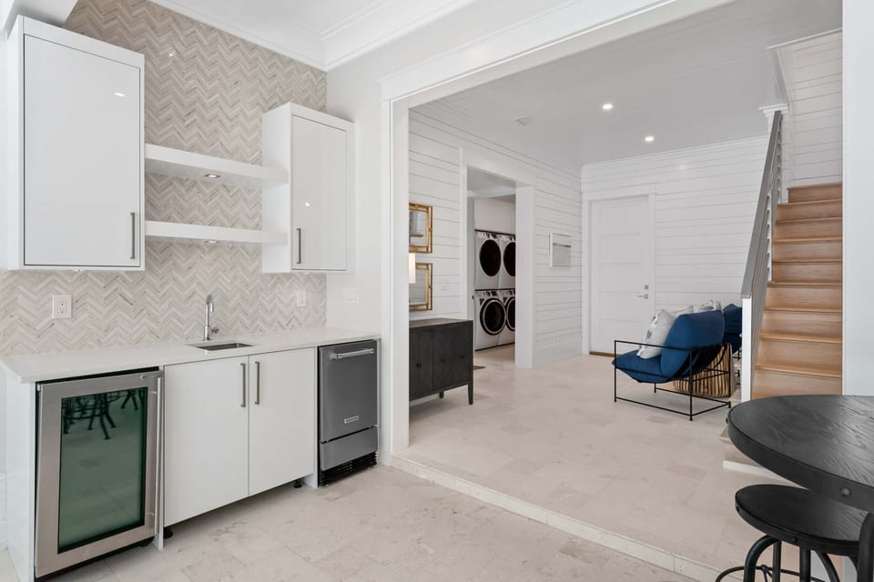 1st floor kitchenette w mini fridge and dishwasher