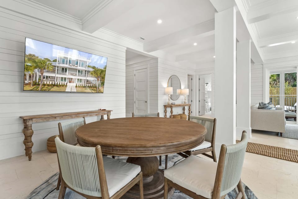 Card table on the 1st floor