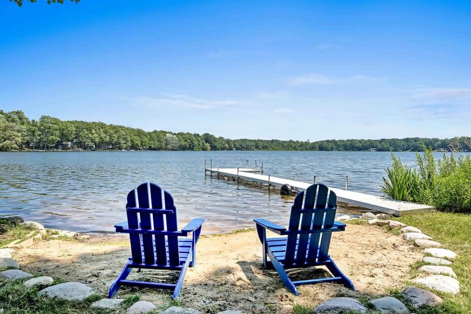 Relax and take a look at Lower Scott Lake while you relax on Morningside Vista's beach