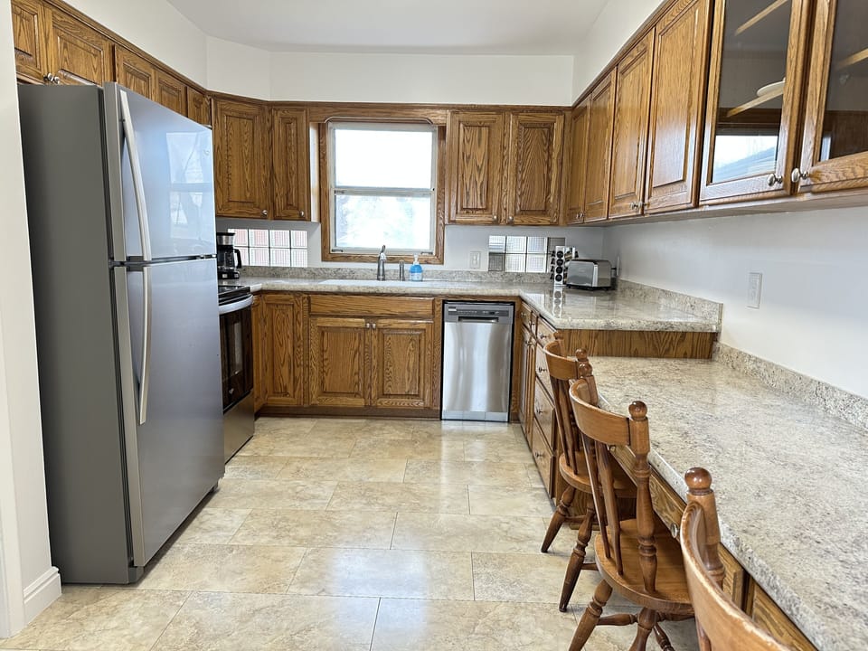 Full kitchen 