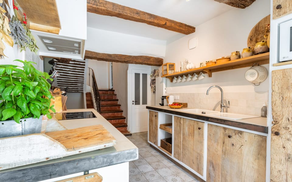 Modern, fully equipped kitchen for your convenience