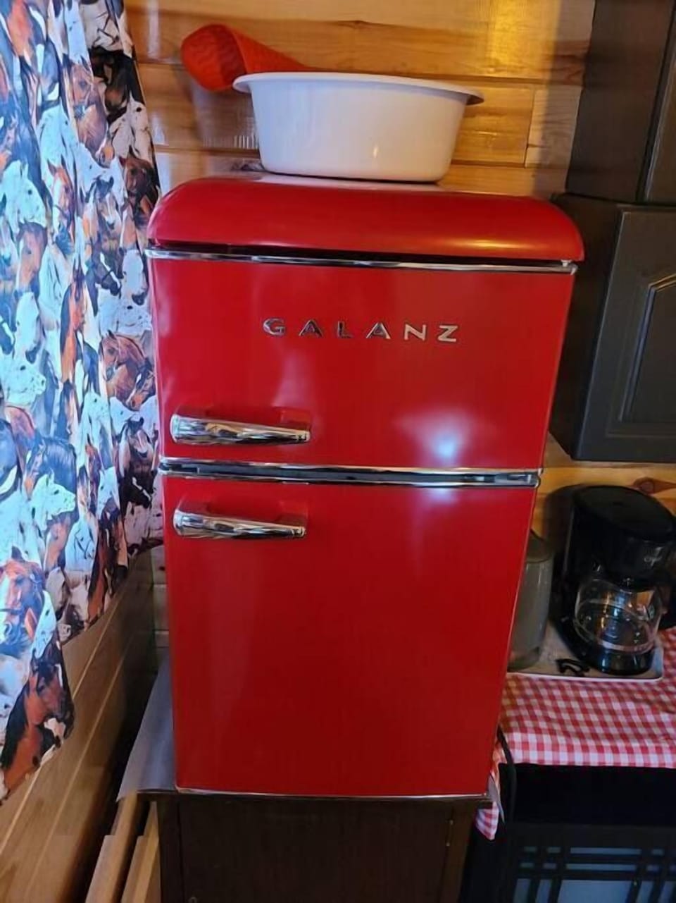 Mini fridge and mini freezer