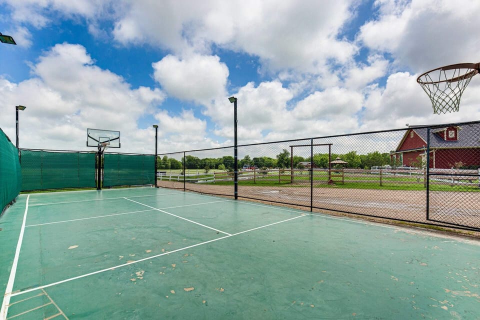 Sport court