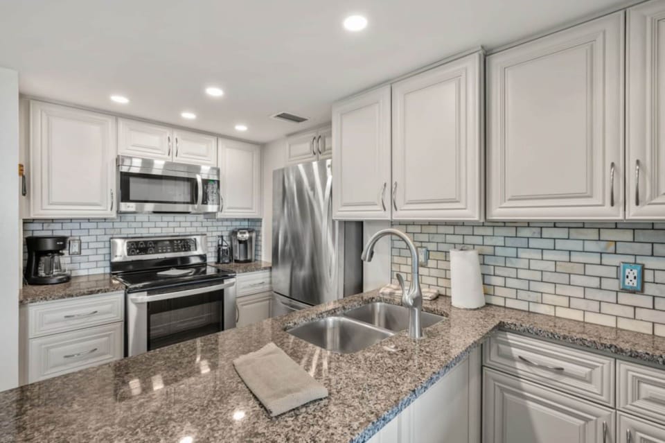 Fully furnished kitchen