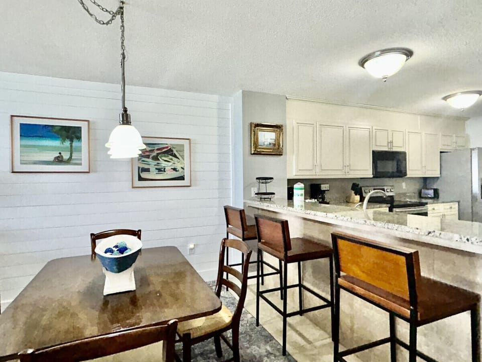 Kitchen Bar