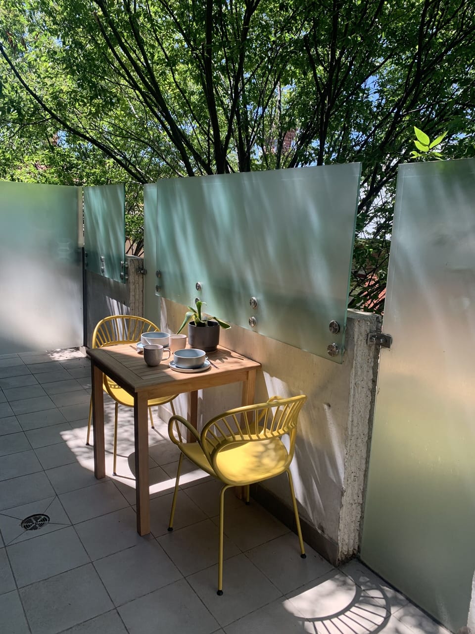 Small balcony off dining/kitchen
