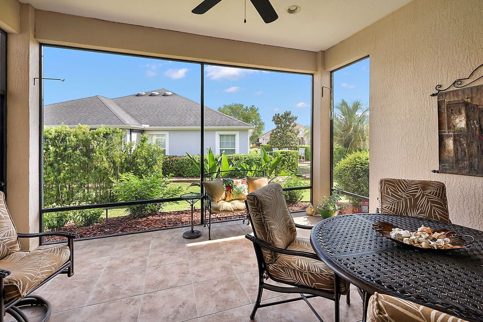 Screened in Lanai