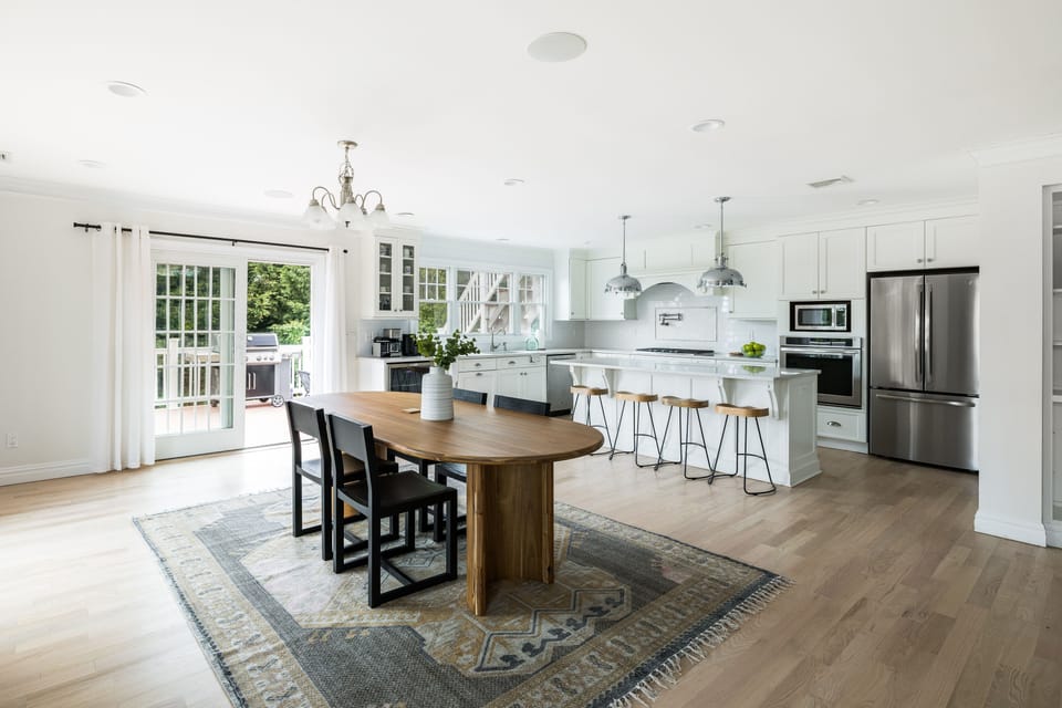 Open concept dining room & kitchen
