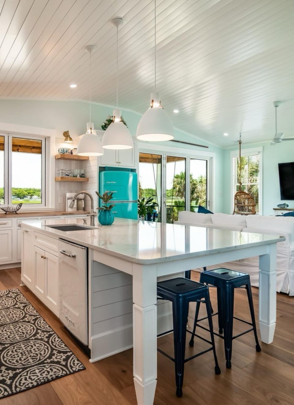 Main Kitchen (upstairs)