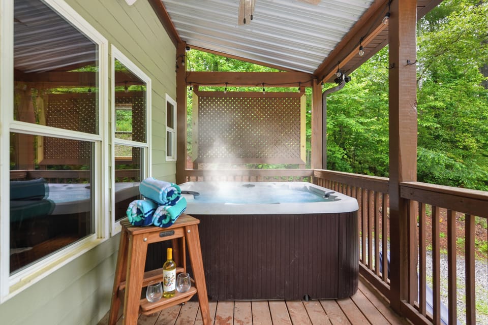 Outdoor spa tub