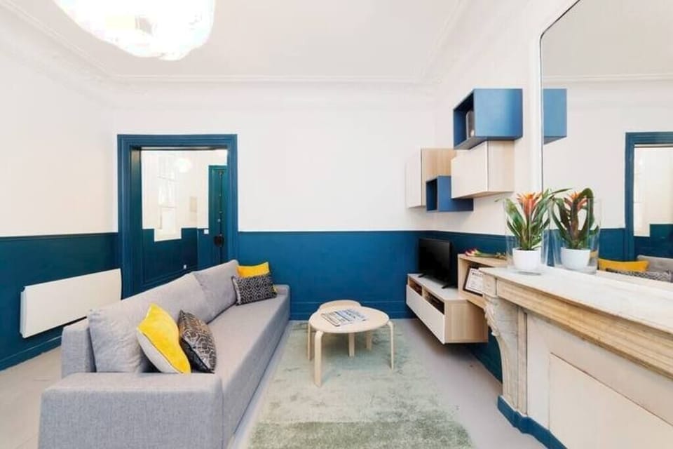 Living room + dining room / Salon + table à manager