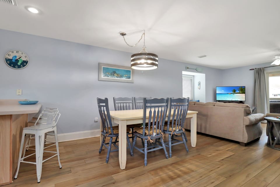 Dining Area and Bar Seating