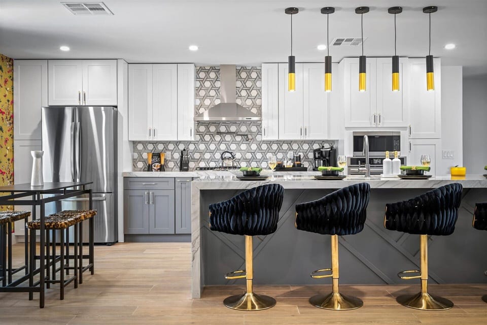 Kitchen Breakfast Table