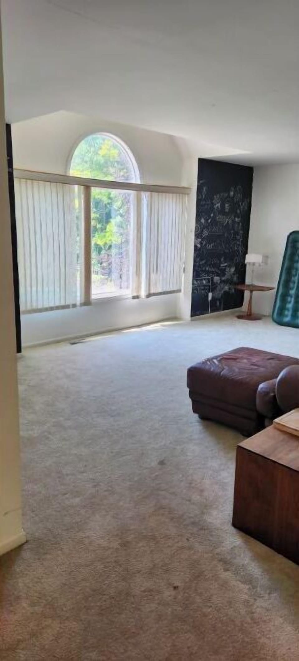 Family room with Queen air mattress. No TV 