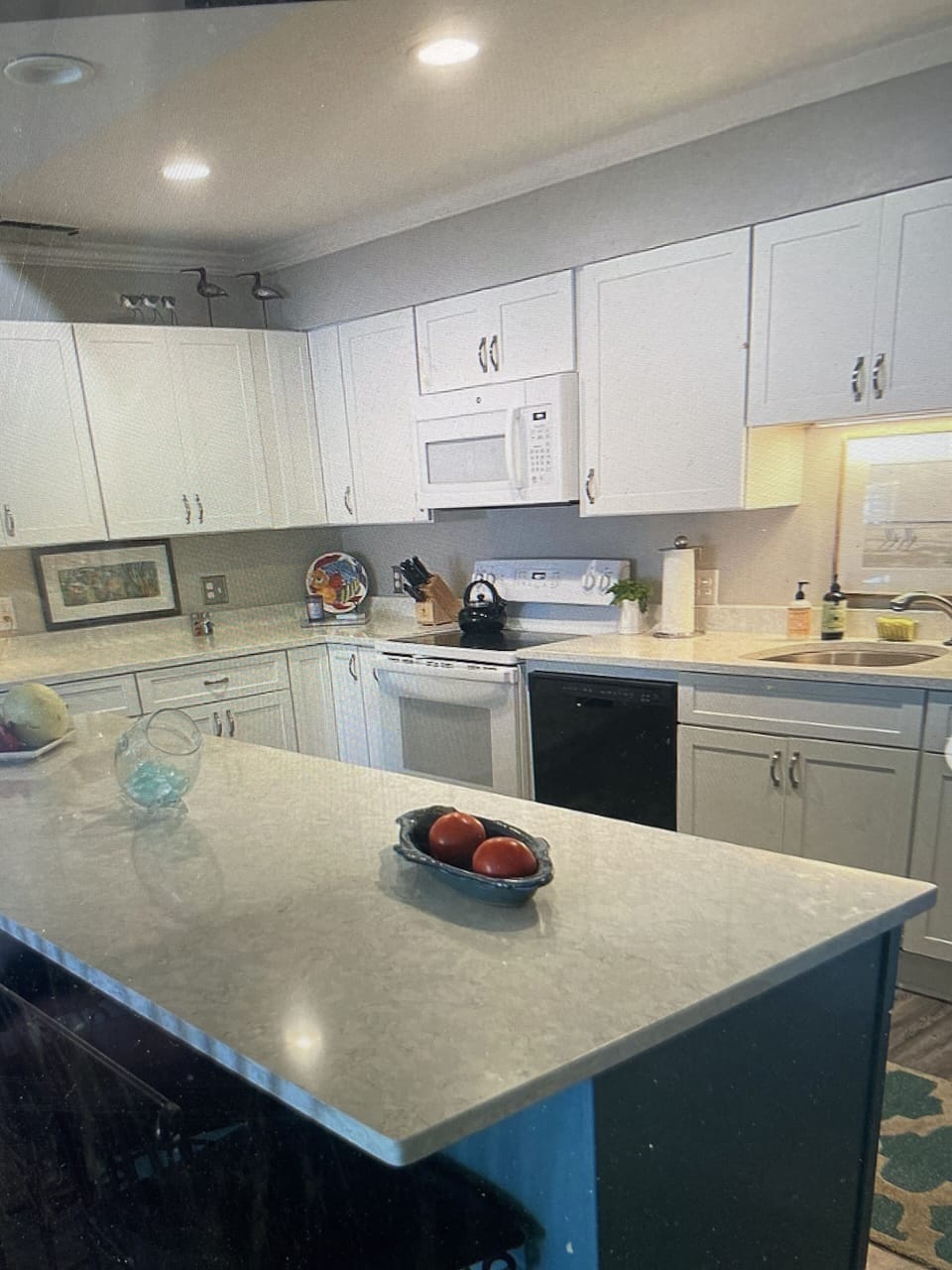 Fully equipped  kitchen updated 2022.