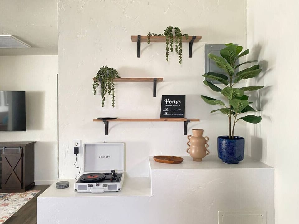 Fun decor and record player