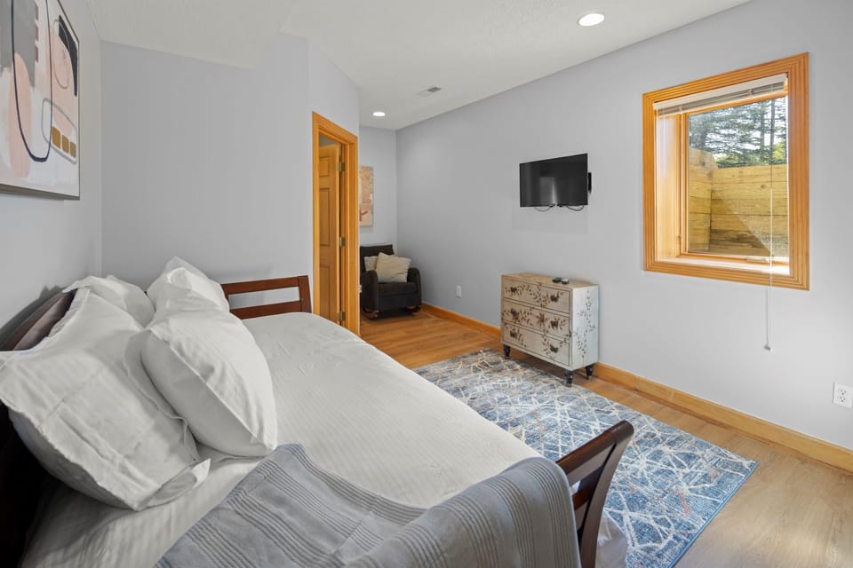 Bedroom with Trundle Bed