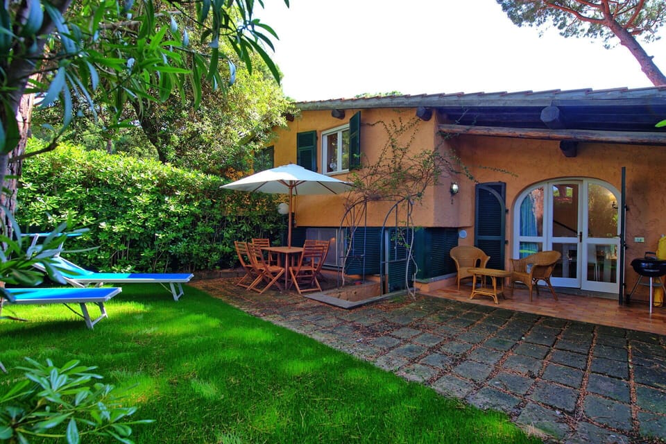 Building Exterior, Outdoor