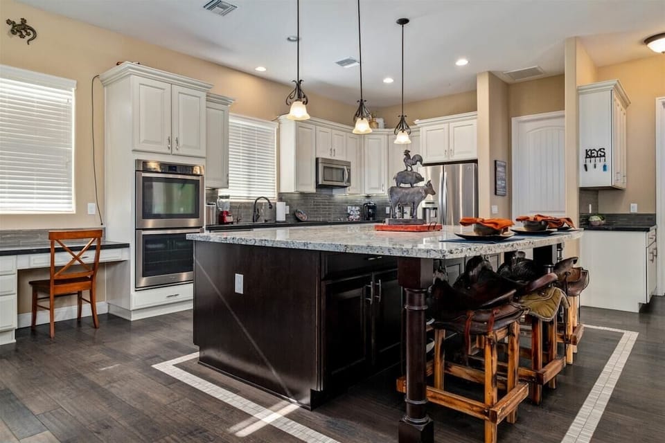 A grand island awaits your culinary specialist.