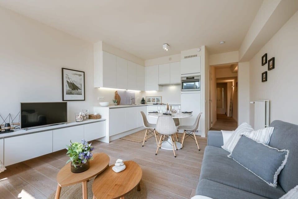 Spacious and bright livingroom