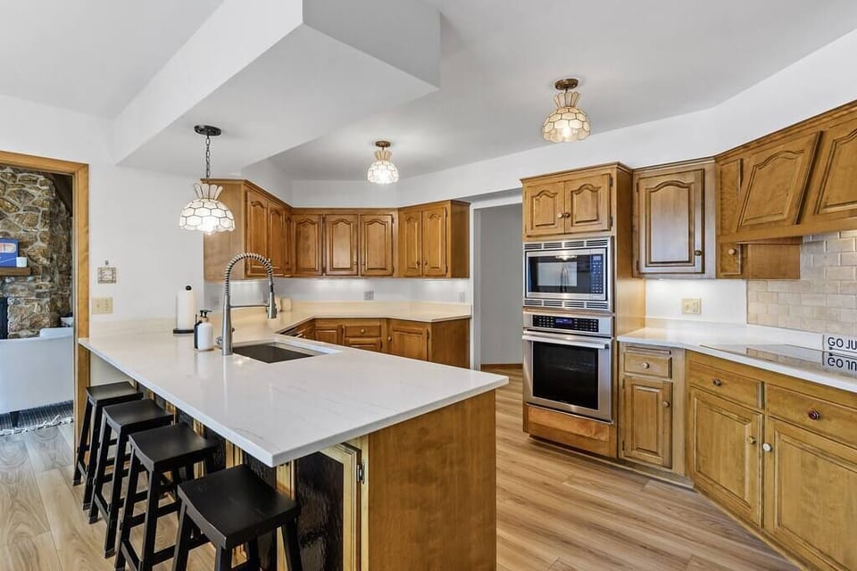 Fully stocked kitchen.