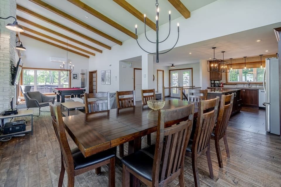 Dining table (2)